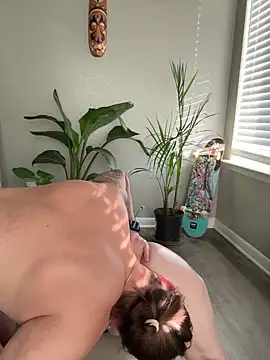 Nickithicks online show from 01-12-26, 02:44