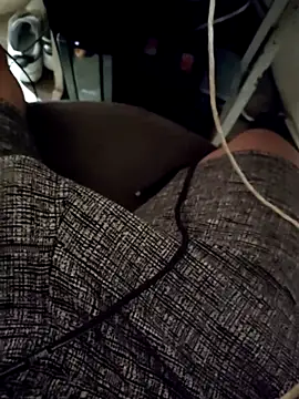 EL Y ELLA online show from 12-22-25, 01:41