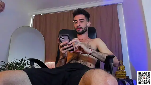 Snapshot of _YOURHERO chatting on 02-08-26, 05:38 YOURHERO online show from 02-08-26, 05:38