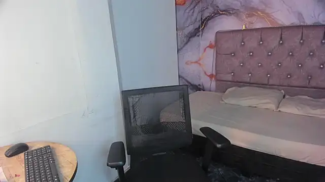 Snapshot of Maya_Storm_ chatting on 03-31-26, 12:49 Maya Storm online show from 03-31-26, 12:49