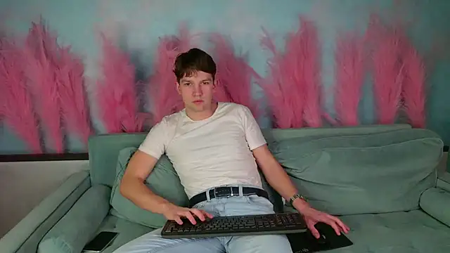 Snapshot of JamesRaww chatting on 12-19-25, 05:58 JamesRaww online show from 12-19-25, 05:58