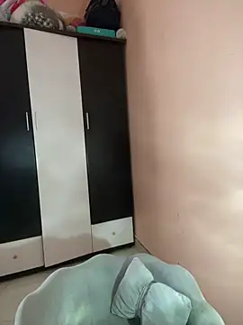 Snapshot of Bae1103_ chatting on 12-14-25, 03:01 Bae1103 online show from 12-14-25, 03:01