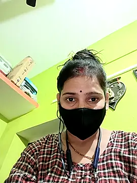 Snapshot of Lali-laila chatting on 12-15-25, 05:06 Lali-laila online show from 12-15-25, 05:06