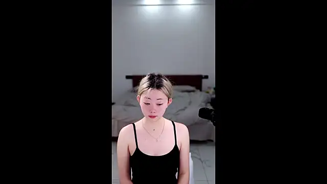 Snapshot of dali83 chatting on 12-14-25, 08:20 dali83 online show from 12-14-25, 08:20