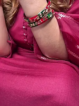 Snapshot of butterflyslay chatting on 02-04-26, 02:17 butterflyslay online show from 02-04-26, 02:17