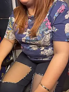 Snapshot of butterflyslay chatting on 02-10-26, 12:48 butterflyslay online show from 02-10-26, 12:48