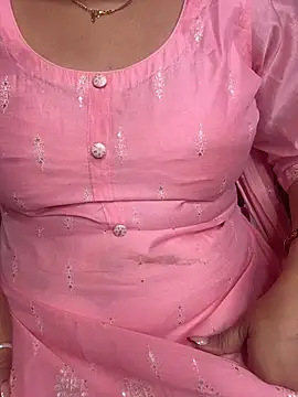 Snapshot of butterflyslay chatting on 02-12-26, 03:40 butterflyslay online show from 02-12-26, 03:40