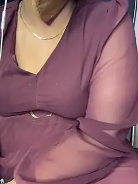 Snapshot of butterflyslay chatting on 02-16-26, 02:13 butterflyslay online show from 02-16-26, 02:13