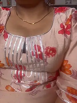 Snapshot of butterflyslay chatting on 02-17-26, 02:30 butterflyslay online show from 02-17-26, 02:30