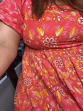 Snapshot of butterflyslay chatting on 02-24-26, 05:55 butterflyslay online show from 02-24-26, 05:55