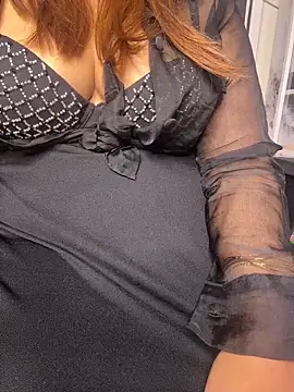 Snapshot of butterflyslay chatting on 02-25-26, 06:45 butterflyslay online show from 02-25-26, 06:45