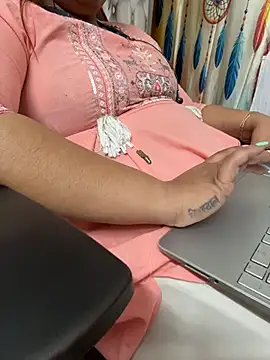 Snapshot of butterflyslay chatting on 03-13-26, 04:41 butterflyslay online show from 03-13-26, 04:41