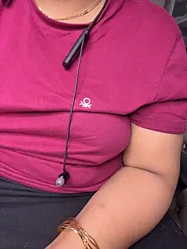 Snapshot of butterflyslay chatting on 03-23-26, 01:42 butterflyslay online show from 03-23-26, 01:42