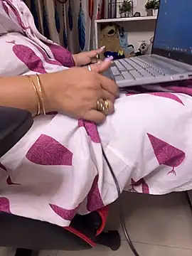 Snapshot of butterflyslay chatting on 03-27-26, 04:18 butterflyslay online show from 03-27-26, 04:18