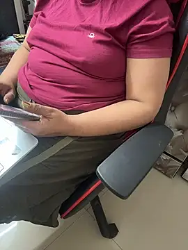 Snapshot of butterflyslay chatting on 03-29-26, 08:42 butterflyslay online show from 03-29-26, 08:42