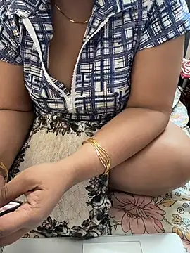 Snapshot of butterflyslay chatting on 04-11-26, 01:21 butterflyslay online show from 04-11-26, 01:21