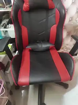 Snapshot of butterflyslay chatting on 04-15-26, 01:34 butterflyslay online show from 04-15-26, 01:34