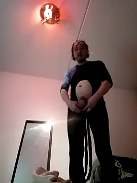 Olivassl22 online show from 04-16-26, 07:25