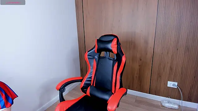 Semilia son online show from 12-16-25, 01:54