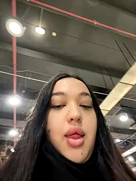 Snapshot of Bright-Flash chatting on 12-16-25, 01:27 Bright-Flash online show from 12-16-25, 01:27