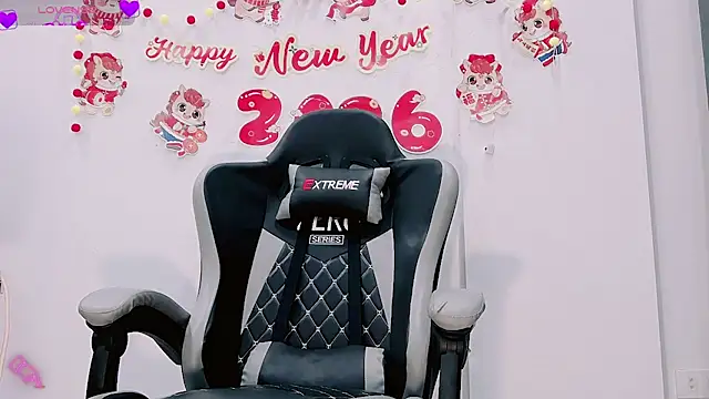 Snapshot of mia_eeeee chatting on 02-27-26, 01:55 mia eeeee online show from 02-27-26, 01:55