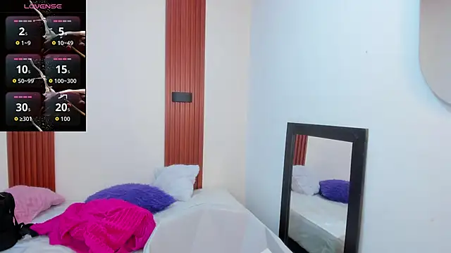 Snapshot of VivianOwen9 chatting on 01-11-26, 01:16 VivianOwen9 online show from 01-11-26, 01:16