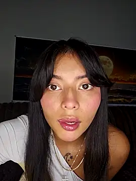 SweetiePixie online show from 12-19-25, 01:01