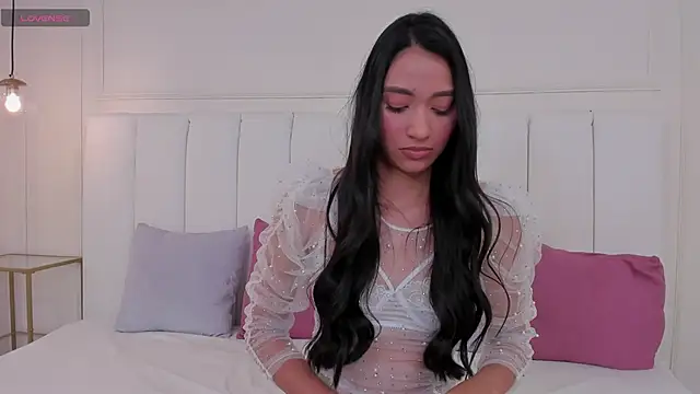 Snapshot of barbara_noa chatting on 12-17-25, 09:54 barbara noa online show from 12-17-25, 09:54