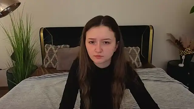 CyrenaLuxe online show from 03-21-26, 06:40