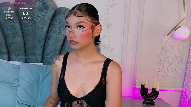 Snapshot of Mimi-Nyx chatting on 03-21-26, 04:06 Mimi-Nyx online show from 03-21-26, 04:06