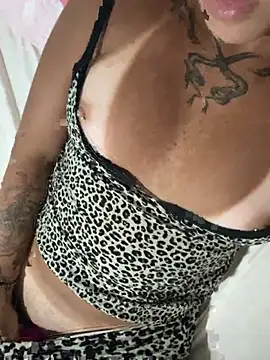 bellaXfuego online show from 01-17-26, 05:23