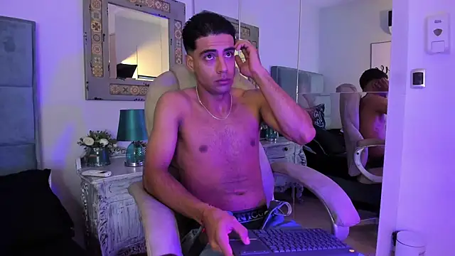 Snapshot of Lincon_Casttan chatting on 12-16-25, 11:15 Lincon Casttan online show from 12-16-25, 11:15