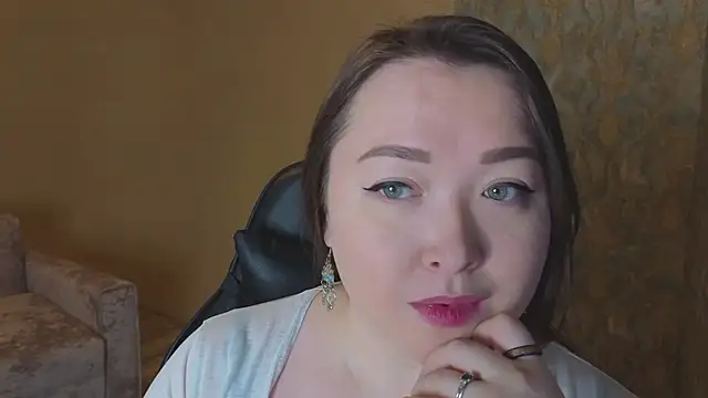 DianaLure online show from 12-17-25, 01:33