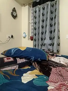 Snapshot of Palkova12 chatting on 12-17-25, 12:27 Palkova12 online show from 12-17-25, 12:27