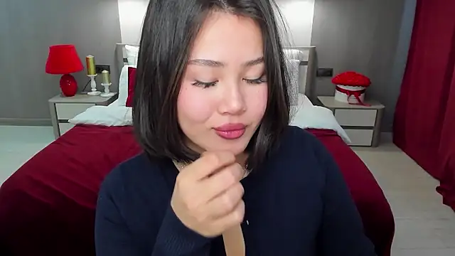 Brunette Charm online show from 01-19-26, 11:36