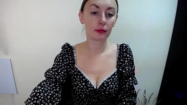 LiaSeass  online show from 12-17-25, 09:04