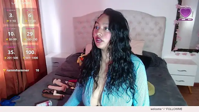 Snapshot of helenvalk chatting on 12-18-25, 06:25 helenvalk online show from 12-18-25, 06:25