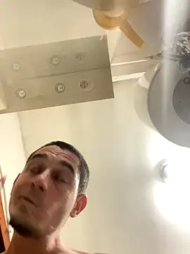 Snapshot of marcoboss chatting on 12-14-25, 08:35 marcoboss online show from 12-14-25, 08:35