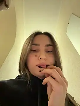 Snapshot of Lina_________ chatting on 01-19-26, 10:08 Lina online show from 01-19-26, 10:08