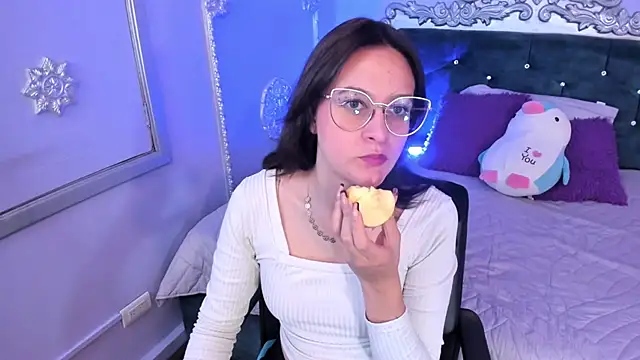 Snapshot of VioletSantana chatting on 12-16-25, 07:41 VioletSantana online show from 12-16-25, 07:41