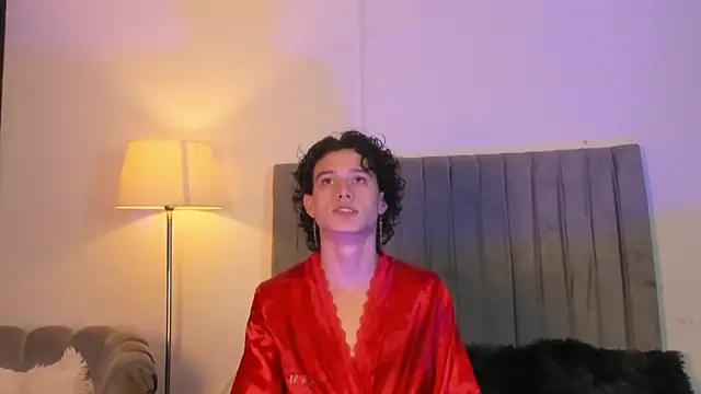 Snapshot of Im_Perseo chatting on 12-17-25, 08:59 Im Perseo online show from 12-17-25, 08:59