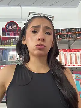 lunaluxury22 online show from 01-15-26, 03:27