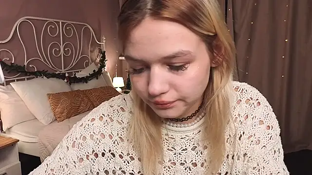 KianaVision online show from 12-15-25, 05:44