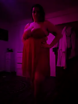 Snapshot of leyaDeea chatting on 12-13-25, 10:04 leyaDeea online show from 12-13-25, 10:04