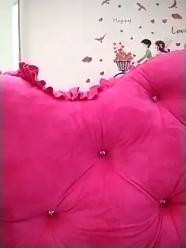 Lisa2k1 online show from 12-16-25, 01:21