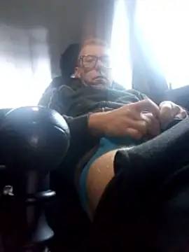 Snapshot of Mar81 chatting on 12-20-25, 06:53 Mar81 online show from 12-20-25, 06:53