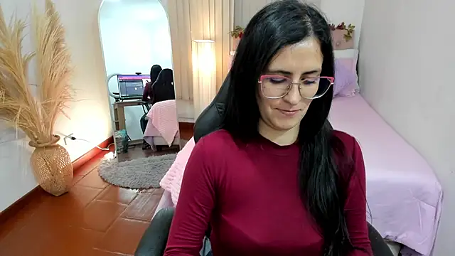 Snapshot of Isa_Emm chatting on 01-07-26, 07:38 Isa Emm online show from 01-07-26, 07:38