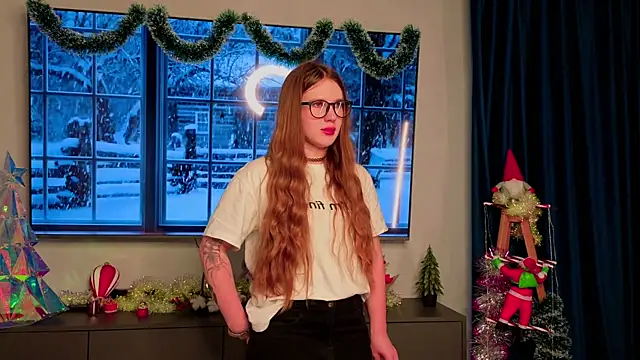 ArlineFarone online show from 12-18-25, 06:08