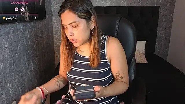 scarletbaker   online show from 12-18-25, 03:40