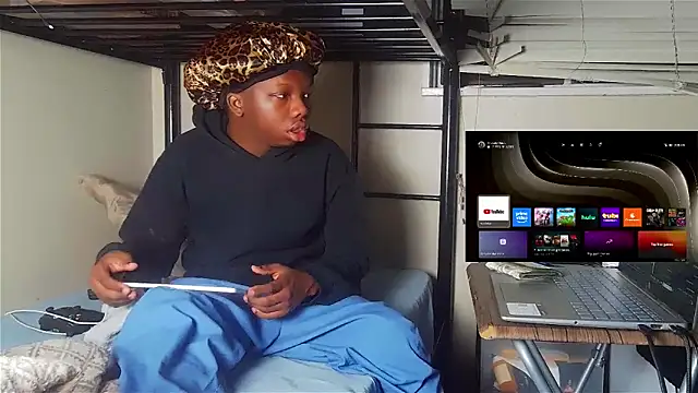 YourLittleBoyfriend online show from 02-23-26, 09:39